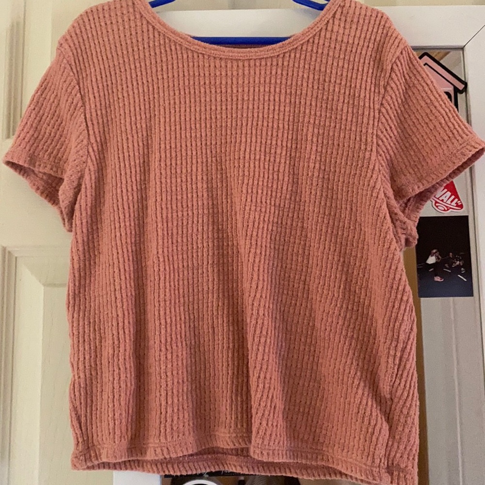american eagle coral t shirt